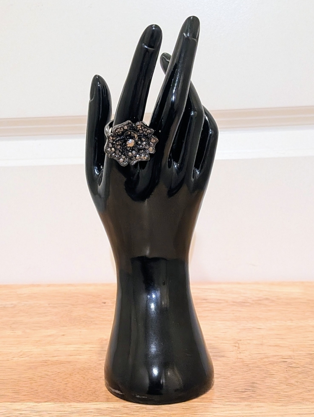 3/$30 EUC 9 Y2K Statement Gunmetal and Hematite Cocktail Ring